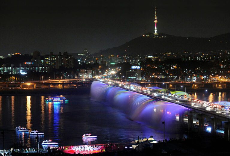 bridge in Seoul