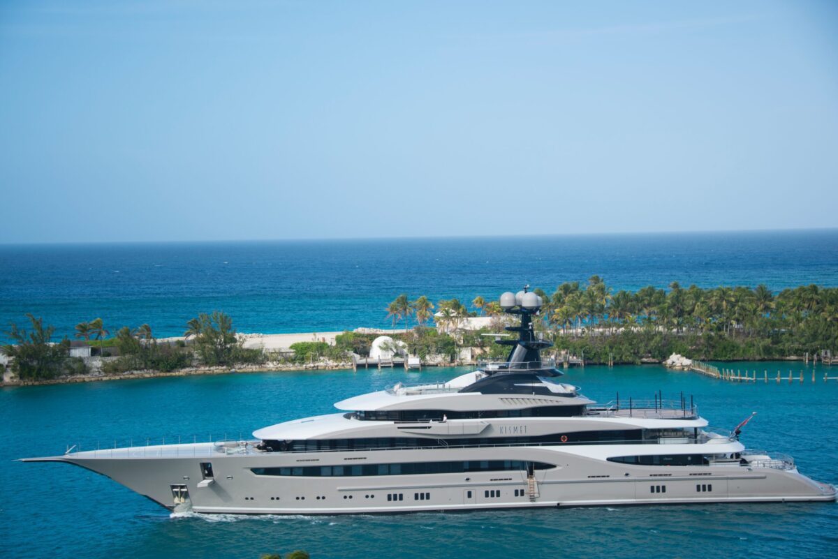 Nouveau Riche Millennials, High on Crypto, Take to Yachting