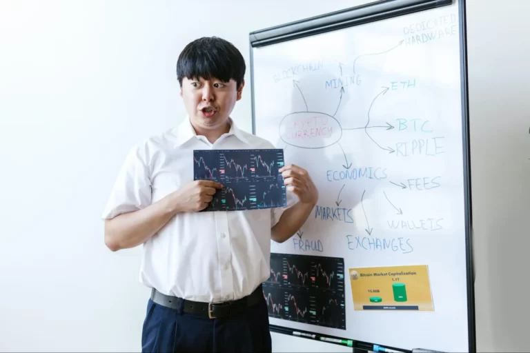 How Does Blockchain Enable Decentralization, and What Are Its Advantages and Limitations?